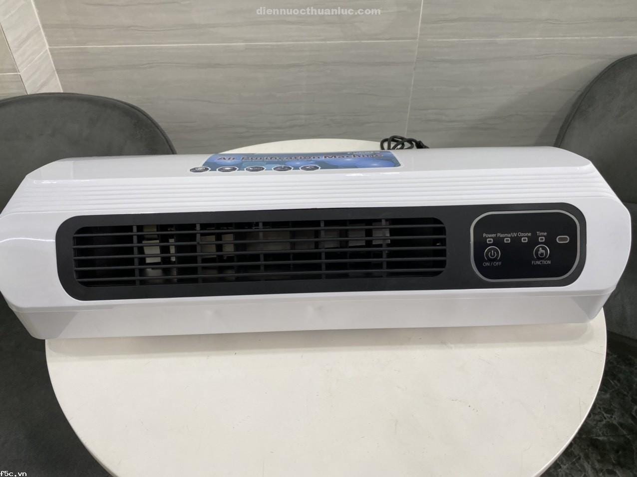 Máy khử khuẩn không khí FUTA-79 Máy khử khuẩn không khí FUTA-79