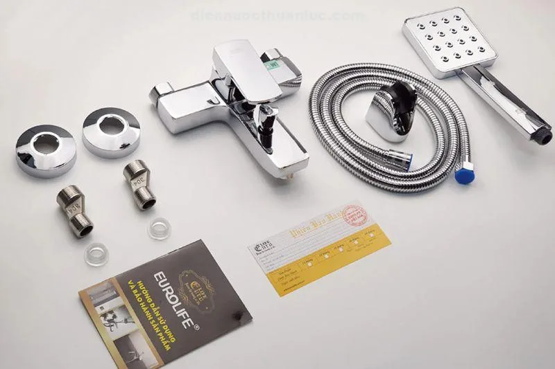 Bộ sản phẩm đầy đủ bao gồm củ sen nóng lạnh EL-DAISY01 Eurolife