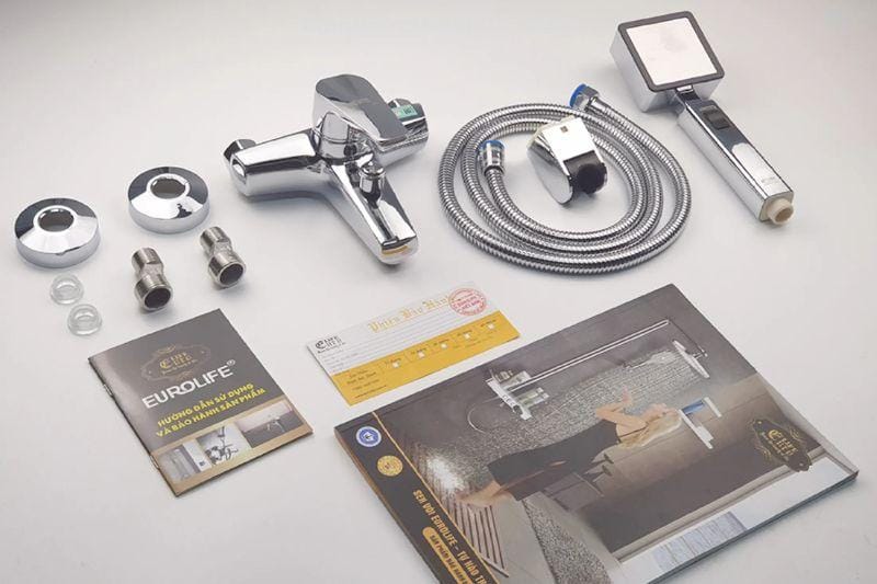 bo-san-pham-day-du-bao-gom-cu-sen-nong-lanh-el-iris01-eurolife