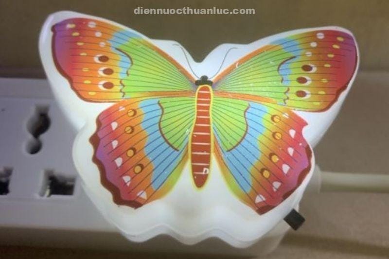 den-ngu-buom-de-dang-lap-dat-o-nhieu-khong-gian Đèn ngủ bướm dễ dàng lắp đặt ở nhiều không gian