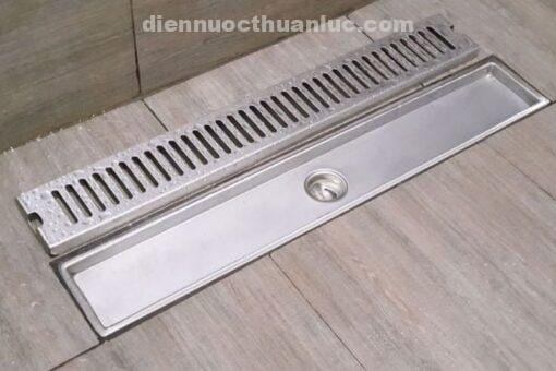 Ảnh thực tế Hố ga 10x60cm chống hôi INOX 304 EL-HG1060/HG 19 Eurolife