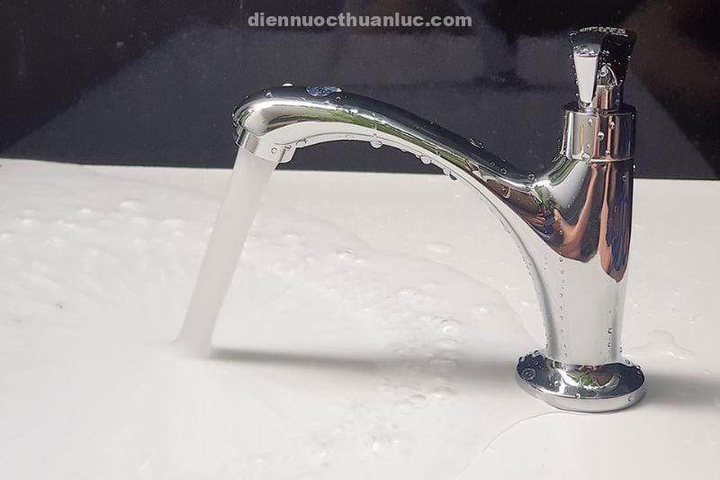 anh-thuc-te-voi-lavabo-lanh-el-ll115-eurolife-1 Thực tế lắp đặt vòi Lavabo lạnh EL-LL115 Eurolife