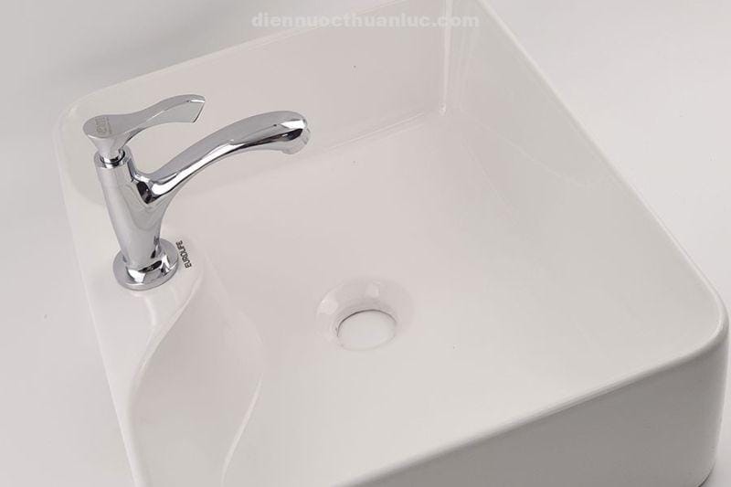 anh-thuc-te-voi-lavabo-lanh-el-ll115-eurolife-2 Vòi Lavabo lạnh EL-LL115 Eurolife sau khi lắp đặt