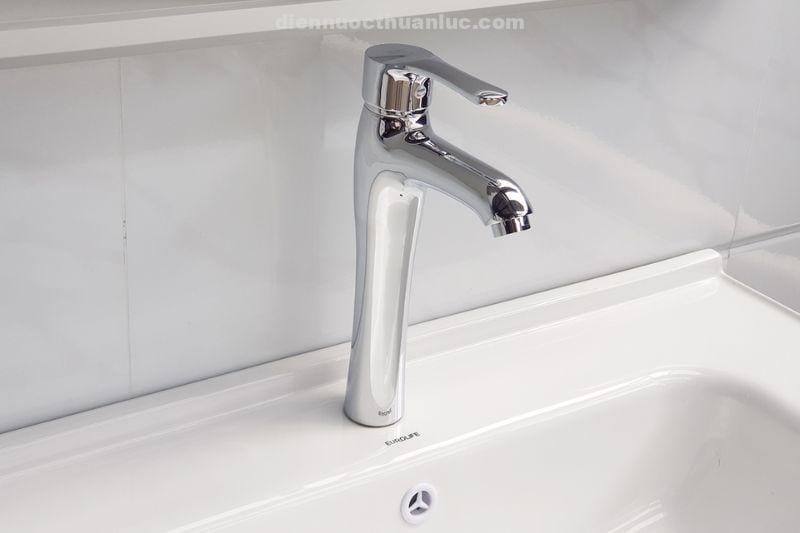 anh-thuc-te-voi-lavabo-nong-lanh-cao-30cm-el-d19-eurolife-1 Vòi Lavabo nóng lạnh cao 30cm EL-D19 Eurolife lắp đặt thực tế