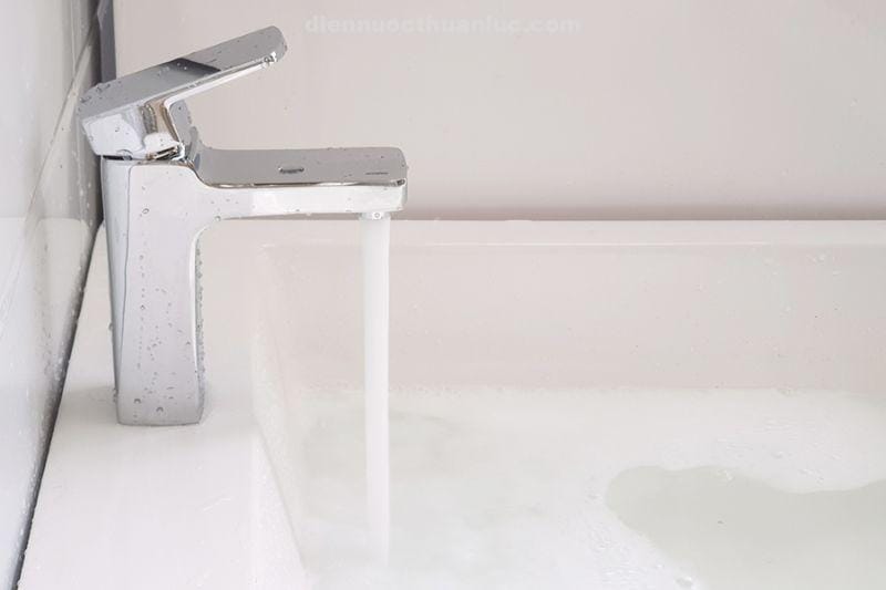 anh-thuc-te-voi-lavabo-nong-lanh-el-daisy-02-eurolife-2 Ảnh lắp đặt thực tế vòi Lavabo nóng lạnh EL-DAISY 02 Eurolife