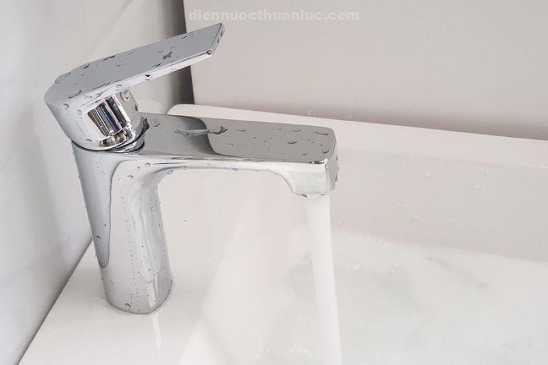 anh-thuc-te-voi-lavabo-nong-lanh-el-jas-02-eurolife-1 Ảnh thực tế vòi Lavabo nóng lạnh EL-JAS 02 Eurolife