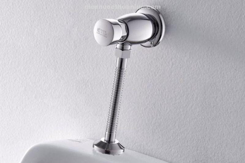 anh-thuc-te-voi-nhan-xa-tieu-nam-el-xt140-eurolife-1 Ảnh thực tế vòi nhấn xả tiểu nam EL-XT140 Eurolife