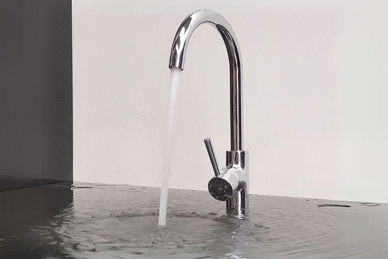 anh-thuc-te-voi-rua-chen-nong-lanh-can-xoay-360-do-el-km01-eurolife-1 Thực tế lắp đặt vòi rửa chén nóng lạnh cần xoay 360 độ EL-KM01 Eurolife