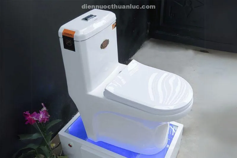 Bồn cầu 1 khối sứ Nano diệt khuẩn EL-BC2077 Eurolife thiết kế sang trọng