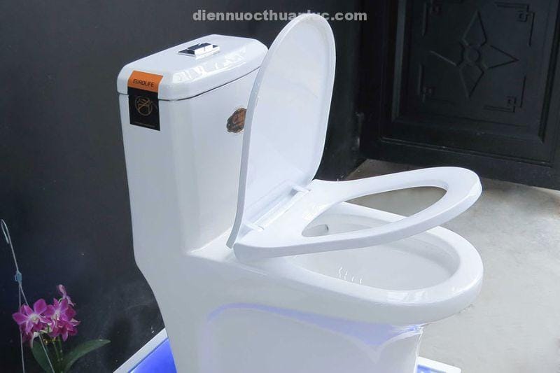 bon-cau-1-khoi-su-nano-diet-khuan-el-bc2077-eurolife-voi-nap-dong-em Bồn cầu 1 khối sứ Nano diệt khuẩn EL-BC2077 Eurolife với nắp đóng êm ái