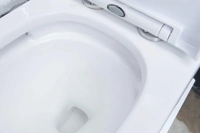 Bồn cầu 1 khối sứ Nano EL-BC218 Eurolife thiết kế 4 lỗ xả