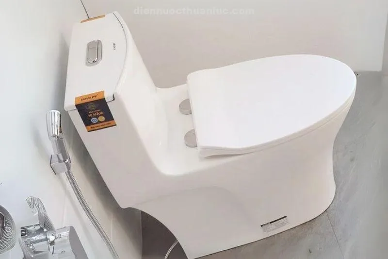 Bồn cầu 1 khối sứ Nano EL-BC262 Eurolife thiết kế sang trọng