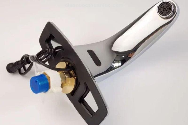 dau-voi-lavabo-cam-ung-lanh-el-a100-eurolife-voi-cong-nghe-tao-bot-dong-chay Đầu vòi lavabo cảm ứng lạnh EL-A100 Eurolife với công nghệ tạo bọt