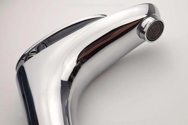 Đầu vòi Lavabo nóng lạnh EL-CAM02 Eurolife với công nghệ tạo bọt dòng chảy