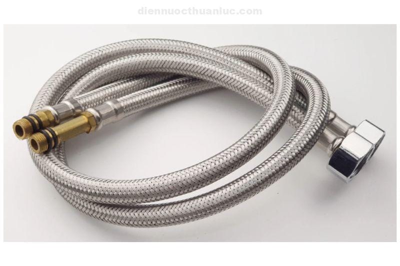 day-cap-nuoc-voi-rua-chen-nong-lanh-can-xoay-360-do-el-km02-eurolife