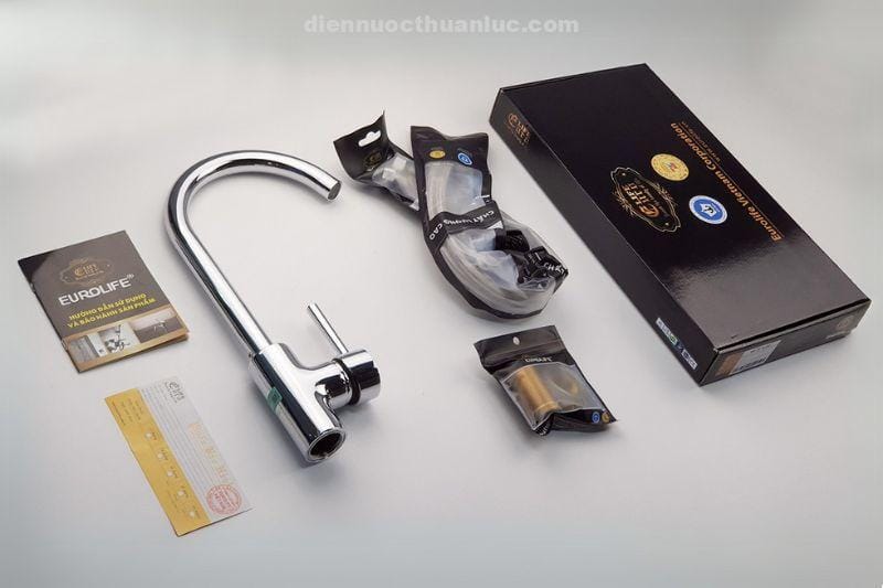 dong-goi-san-pham-voi-rua-chen-nong-lanh-can-xoay-360-do-el-km01-eurolife Đóng gói sản phẩm vòi rửa chén nóng lạnh cần xoay 360 độ EL-KM01 Eurolife