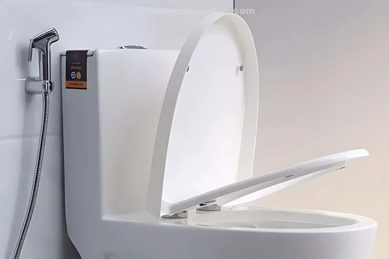 Nắp đóng êm ái bồn cầu 1 khối sứ Nano EL-BC218 Eurolife