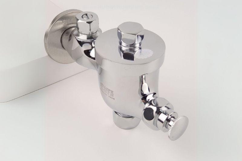 oc-chinh-luu-luong-nuoc-voi-nhan-xa-tieu-nam-el-xt130-eurolife