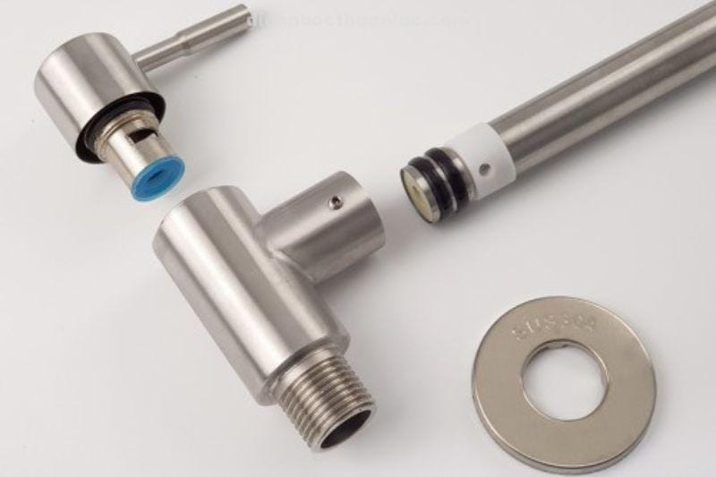 ong-quay-360-do-voi-rua-chen-lanh-am-tuong-inox-304-el-rc08-eurolife Ống quay vòi rửa chén lạnh âm tường Inox 304 EL-RC08 Eurolife