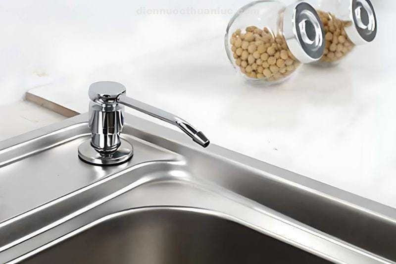 thuc-te-lap-dat-binh-xit-nuoc-rua-chen-inox-250ml-el-brc01-eurolife Thực tế lắp đặt Bình xịt nước rửa chén Inox 250ml EL-BRC01 Eurolife