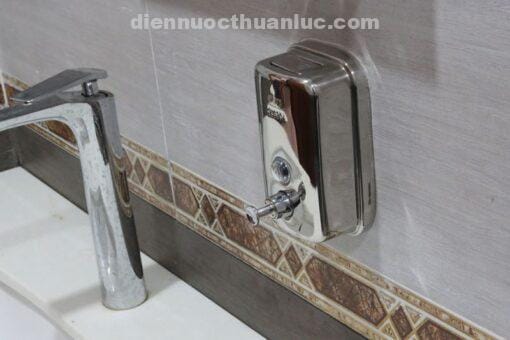 Thực tực lắp đặt bình xịt nước rửa tay Inox SUS 304 treo tường EL-BX26 Eurolife