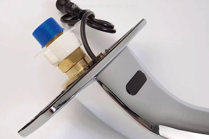 voi-lavabo-cam-ung-lanh-el-a100-eurolife-voi-mat-cam-ung-nhay-ben-co-the-thay-the Vòi lavabo cảm ứng lạnh EL-A100 Eurolife với mắt cảm ứng nhạy bén có thể thay thế