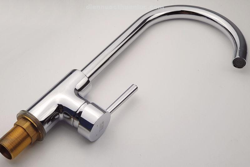 voi-rua-chen-nong-lanh-can-xoay-360-do-el-km01-eurolife-ma-chrome Vòi rửa chén nóng lạnh cần xoay 360 độ EL-KM01 Eurolife mạ Chrome sáng bóng