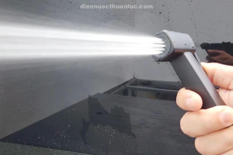 anh-thuc-te-bo-voi-xit-ve-sinh-el-x11-d-eurolife-1 Ảnh thực tế bộ vòi xịt vệ sinh EL-X11-D Eurolife