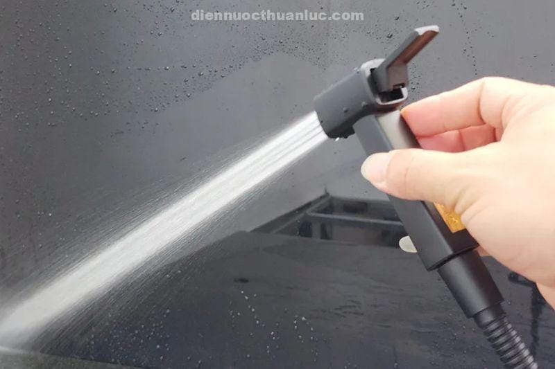 anh-thuc-te-bo-voi-xit-ve-sinh-el-x11-d-eurolife Ảnh thực tế bộ vòi xịt vệ sinh EL-X11-D Eurolife