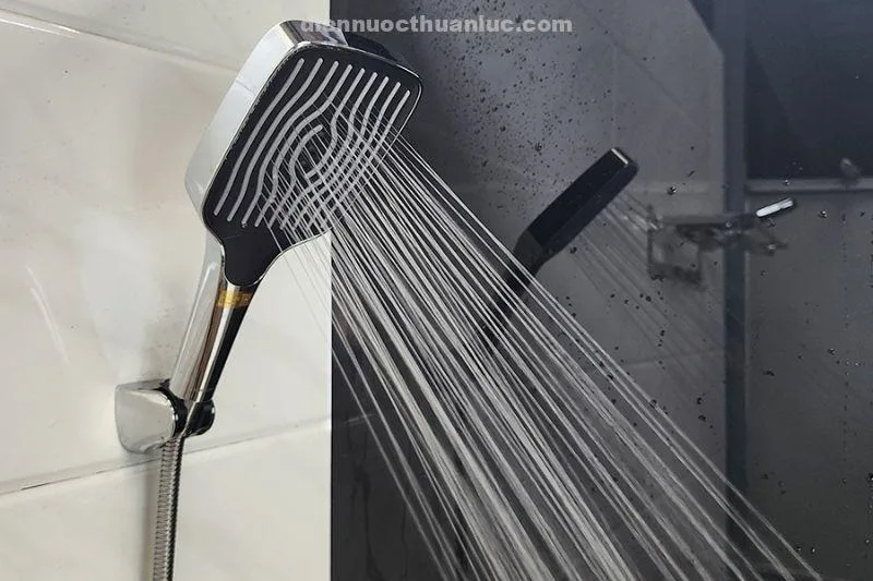 Chế độ phun tăng áp mặt trong bộ tay sen tắm EL-125SH-T Eurolife
