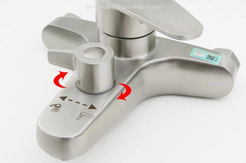 nut-chuyen-doi-cu-sen-nong-lanh-el-laven-01-eurolife Nút chuyển chế độ Củ sen nóng lạnh EL-LAVEN 01 Eurolife